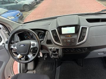 Car image 17