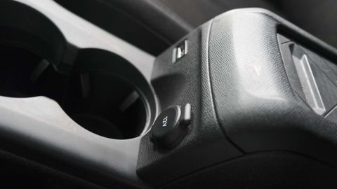 Car image 33