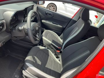 Car image 12