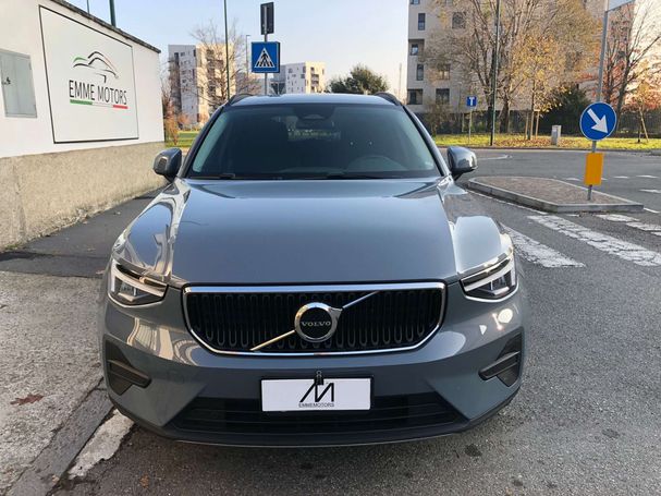 Volvo XC40 B3 120 kW image number 3