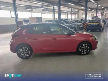 Car image 4