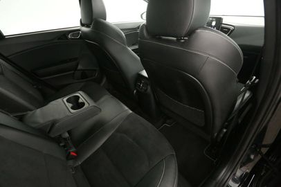 Car image 37