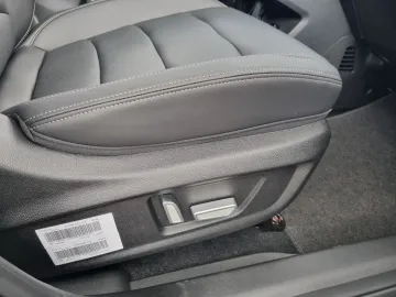 Car image 36