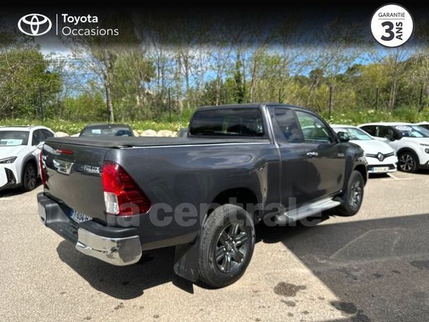 Toyota Hilux D Cab 2.4 4D 4WD 110 kW image number 2