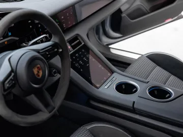 Car image 34