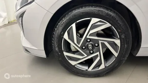 Car image 20