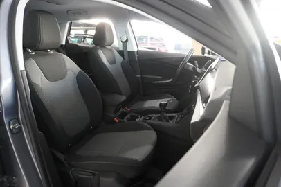 Car image 40
