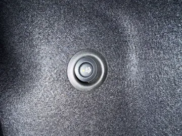 Car image 36