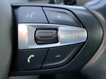 Car image 40