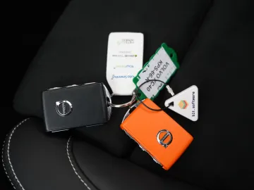 Car image 40