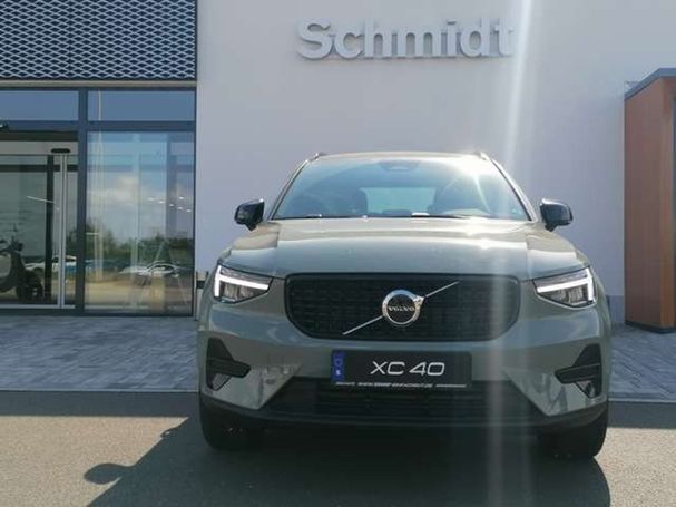 Volvo XC40 B3 Plus Dark 120 kW image number 3