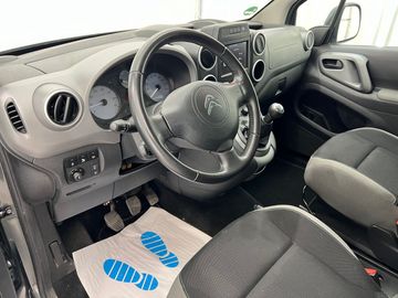 Car image 10