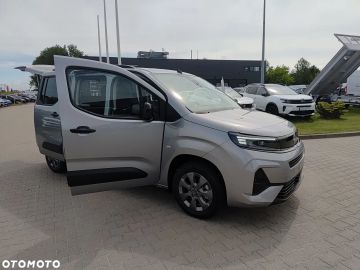Car image 37