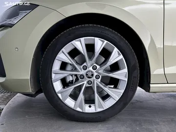 Car image 35