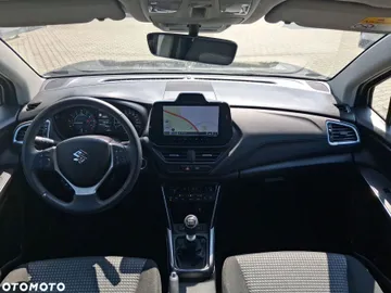 Car image 40