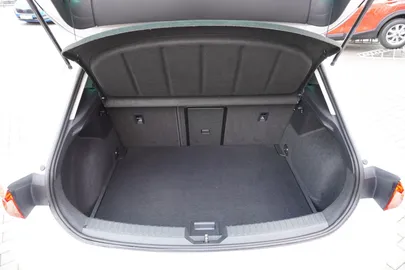 Car image 33