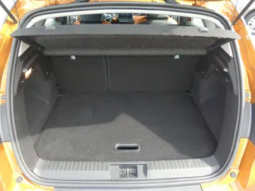 Car image 32