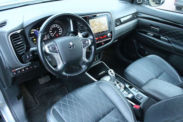 Mitsubishi Outlander 2.4 4WD 169 kW image number 14