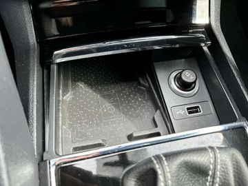 Car image 37