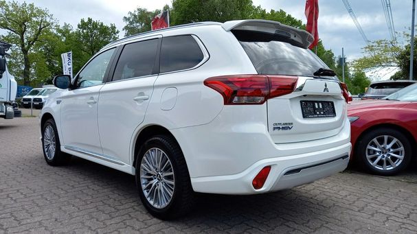 Mitsubishi Outlander Plug-In Hybrid Basis 165 kW image number 2