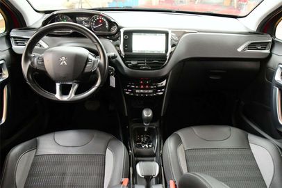 Car image 14