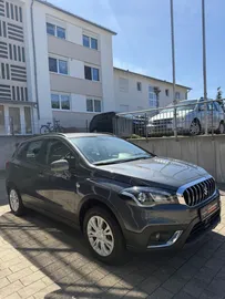Car image 2
