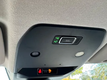 Car image 32