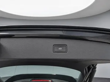 Car image 38