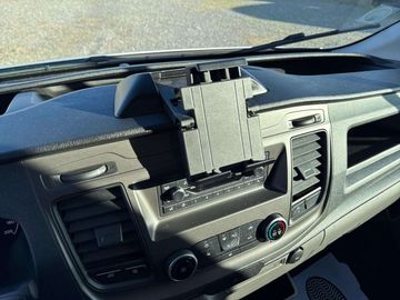 Car image 37