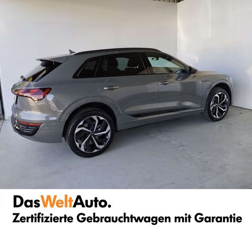 Audi Q8 55 quattro e-tron Advanced 250 kW image number 4