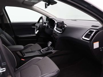 Car image 30