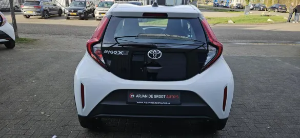 Car image 4