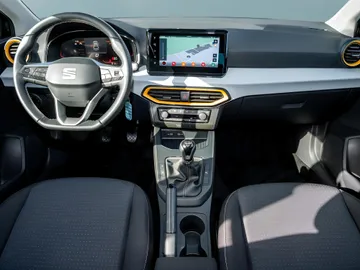 Car image 5