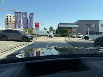 Car image 35