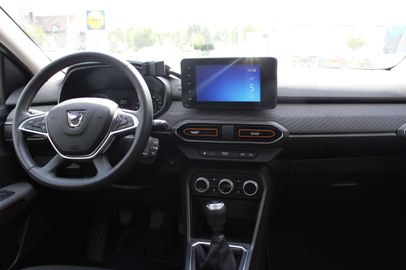 Car image 13