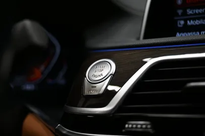 Car image 38