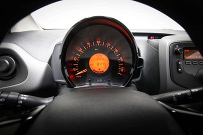 Car image 26