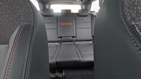 Car image 26