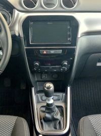 Car image 24