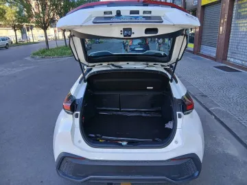 Car image 31