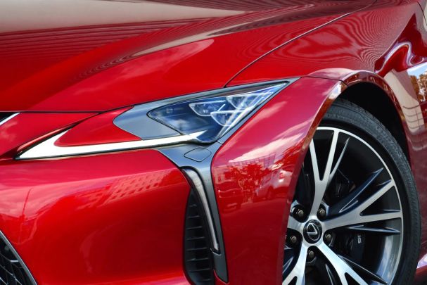 Lexus LC 500 341 kW image number 10