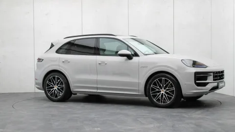 Car image 34
