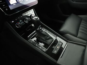 Car image 33