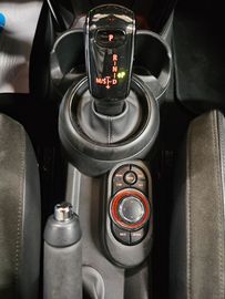 Car image 26