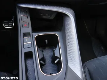 Car image 40