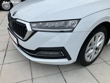 Car image 30
