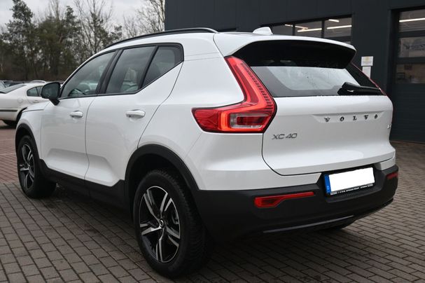 Volvo XC40 B3 Plus Dark DKG 120 kW image number 5