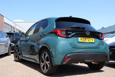 Car image 4
