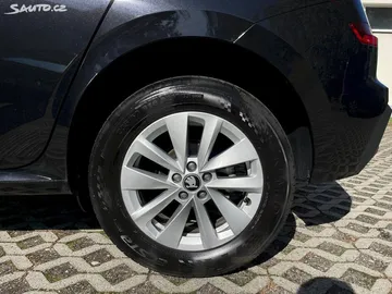 Car image 24