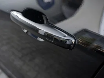 Car image 34